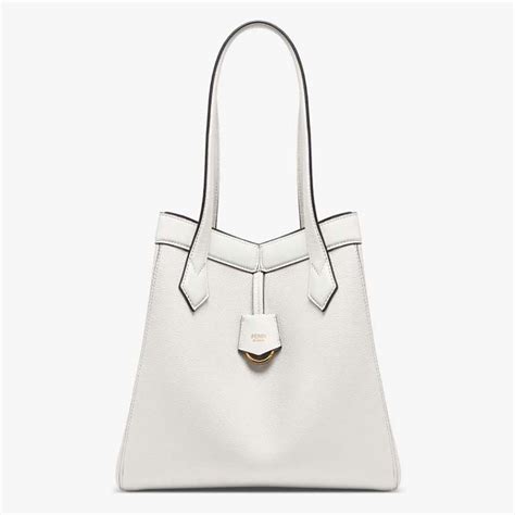 White leather bag that can be transformed 